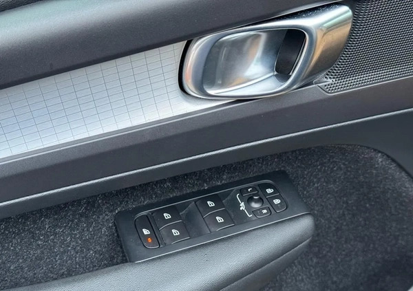 Volvo XC 40 cena 104500 przebieg: 145000, rok produkcji 2019 z Płock małe 436